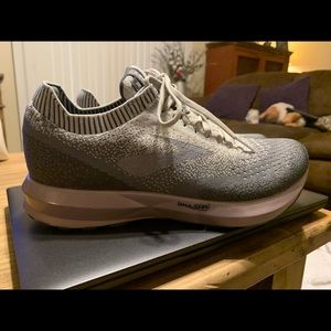 Brooks Levitate 2, Size 9